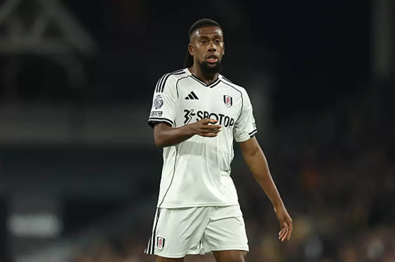 أيوبي يكمل المئوية الثالثة في الدوري الإنجليزي