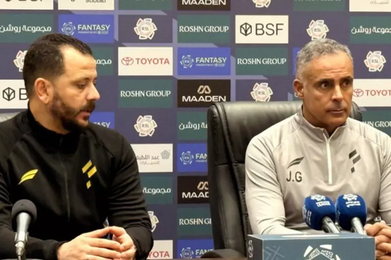 جوميز: أرضية الملعب سبب التعادل أمام ضمك